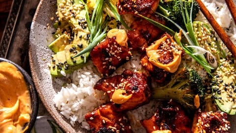 30 Minute Chili Honey Garlic Salmon Bowls